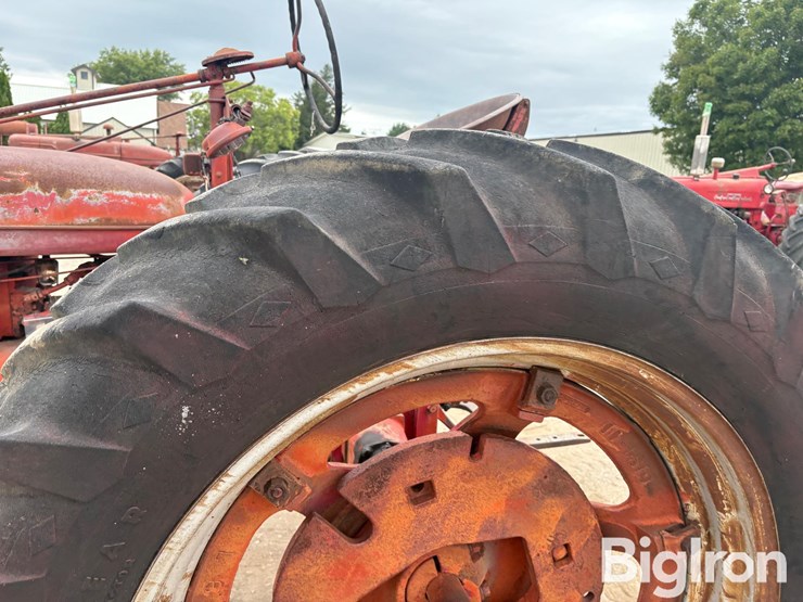 1954-ih-farmall-super-h-2wd-tractor-image-11