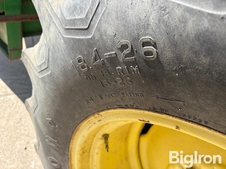 john-deere-3300-image-11