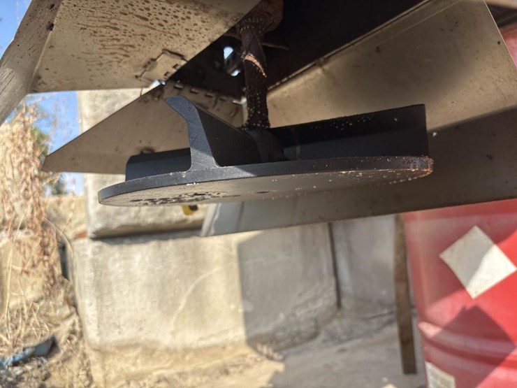 #5023-•-buyers-salt-dogg-truck-sander/salter-image-6