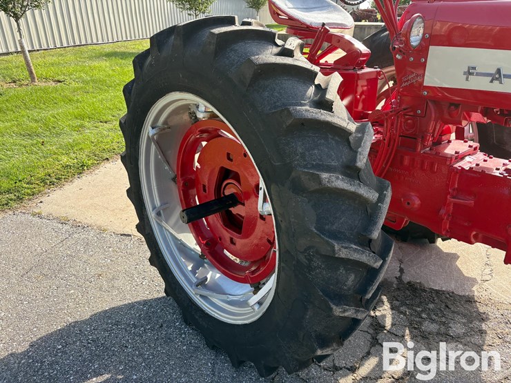 1956-case-ih-350-image-14