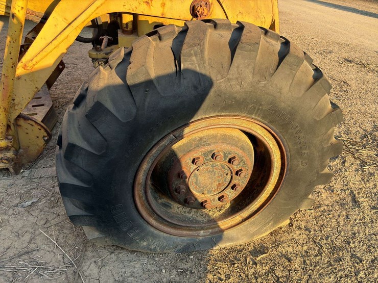 pmco-speedmatic-pm412-road-grader-image-18