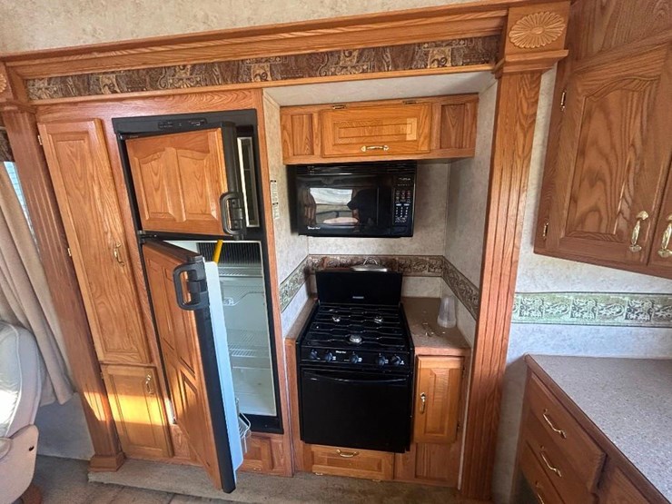 2006-forest-river-cedar-creek-30rkts-camper-image-29