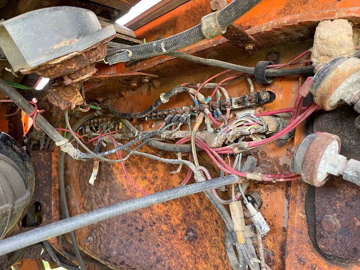 1984-ford-8000-image-82