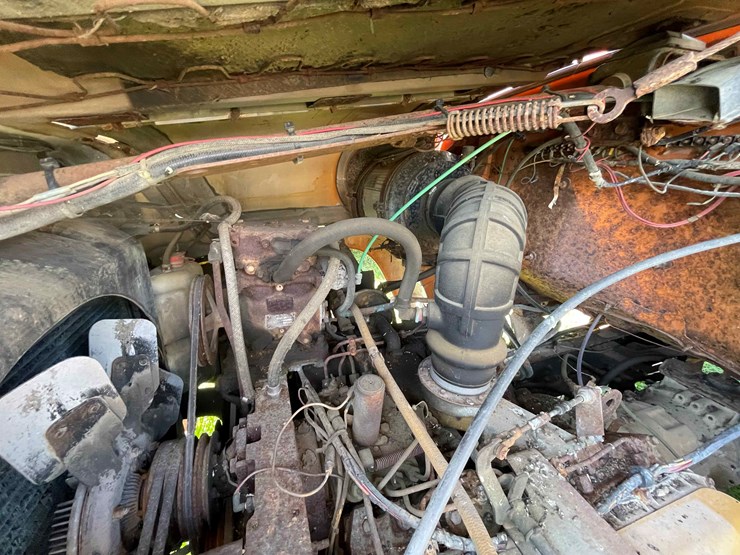 1984-ford-8000-image-78