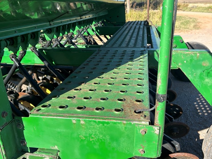 john-deere-750-image-9