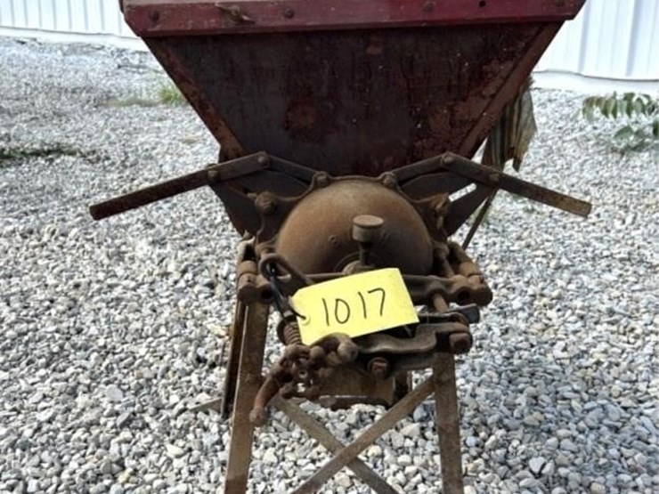 antique-grinder-image-1