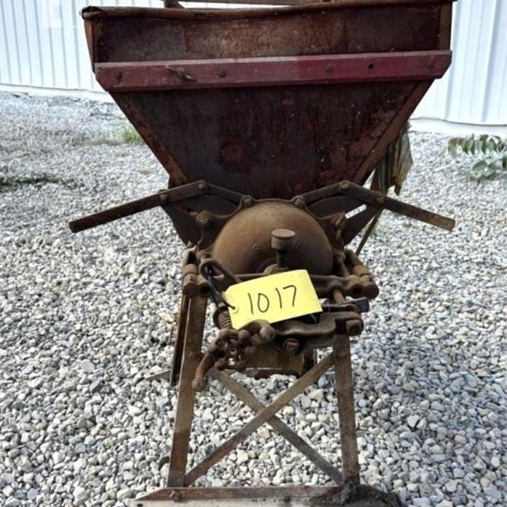 ANTIQUE GRINDER