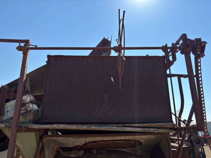 john-deere-pull-type-combine-image-45