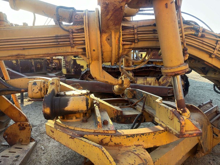 pmco-speedmatic-pm412-road-grader-image-30