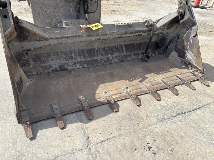 #5068-•-approx-84"-bobcat-combination-bucket-image-1