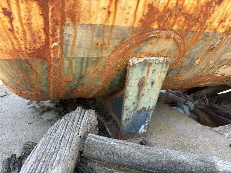 propane-tank-on-wagon-image-19