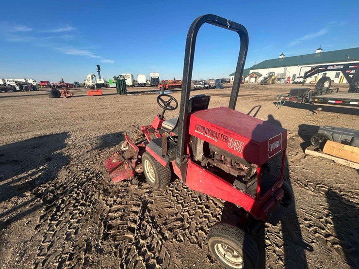 toro-groundmaster-345-mower-image-19
