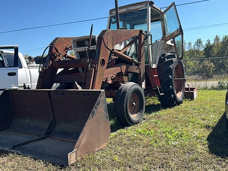 case-970-front-end-loader-&-8-foot-heavy-duty-box-blade-&-hay-spear-image-1