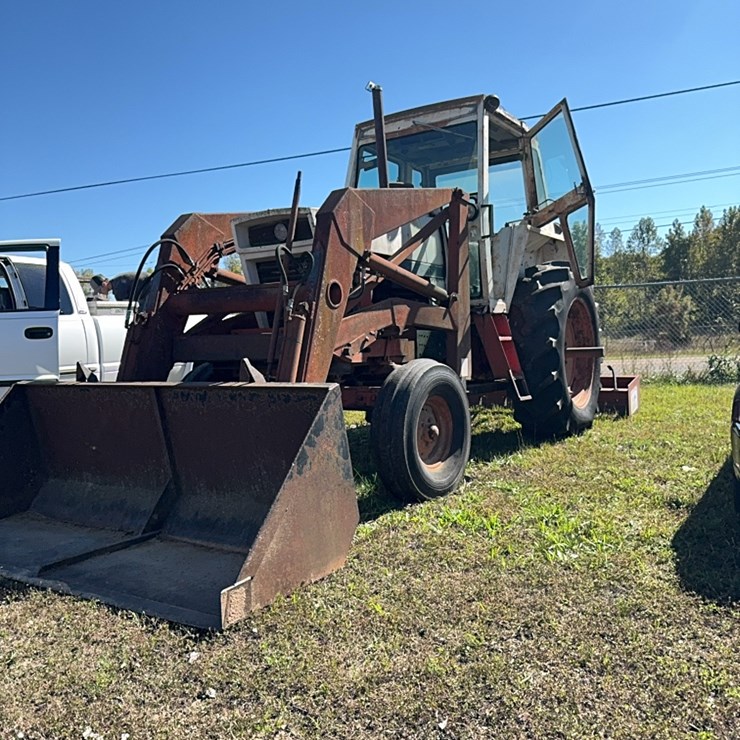 Case 970 Front End Loader & 8 Foot Heavy Duty Box Blade & Hay Spear