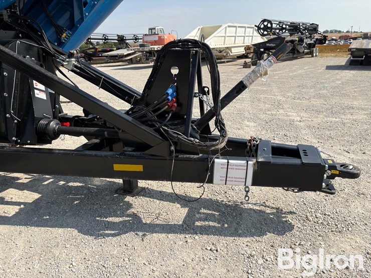 2024-kinze-1421-grain-cart-image-10