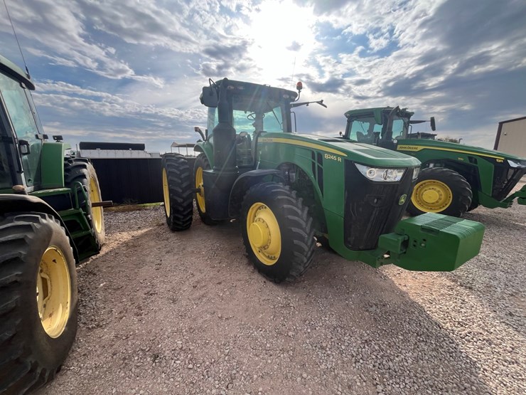 john-deere-8245r-image-2