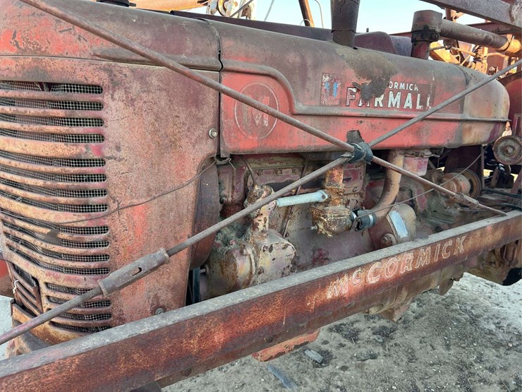 farmall-m-cotton-picker-image-18