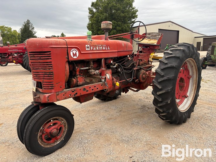 1953-ih-farmall-super-m-2wd-tractor-image-1