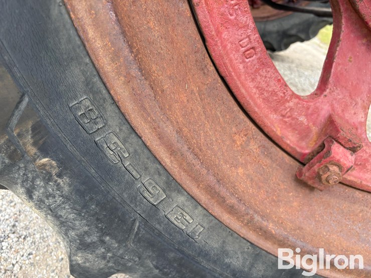 1945-ih-farmall-m-2wd-tractor-image-20