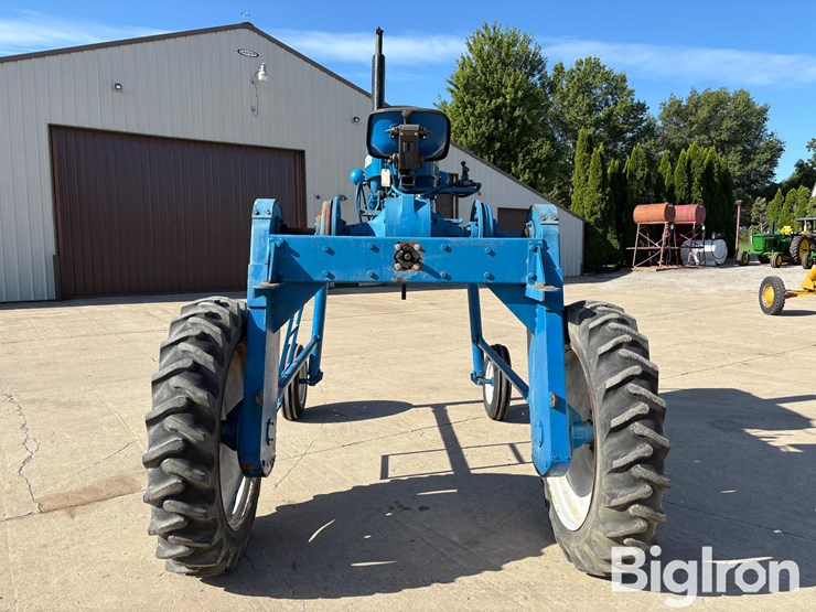 1969-ford-4000-image-6