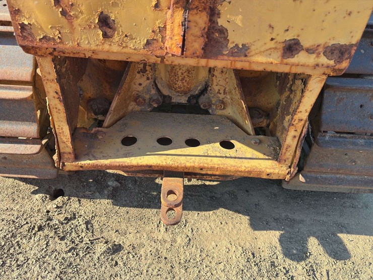 caterpillar-twenty-two-image-16