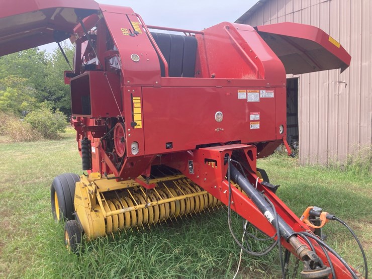 new-holland-br7060-image-4