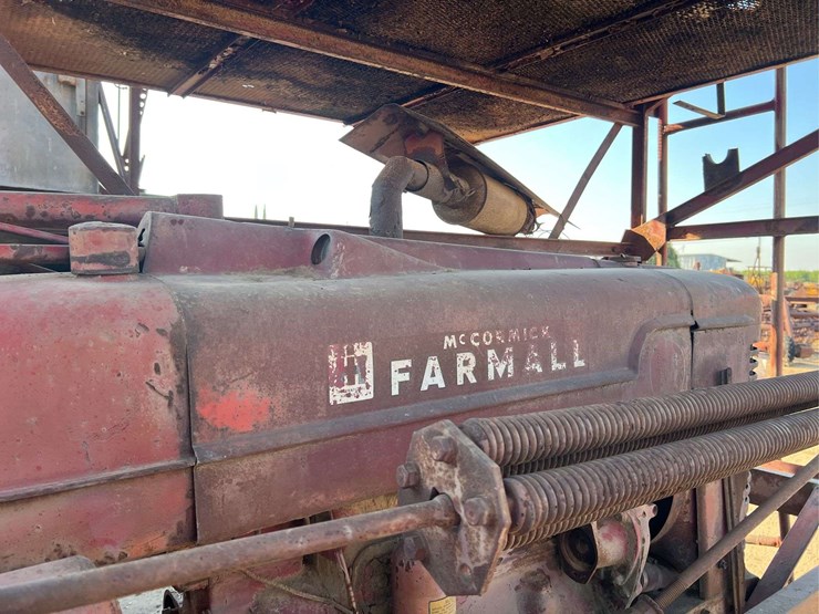 farmall-m-cotton-picker-image-24