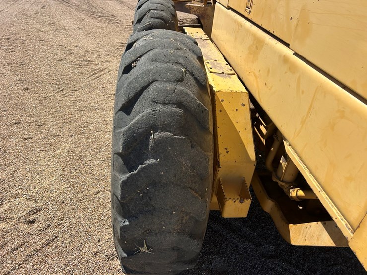 deere-770bh-image-7