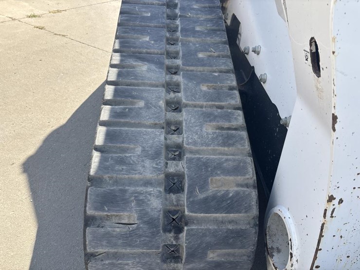 2022-bobcat-t870-image-57