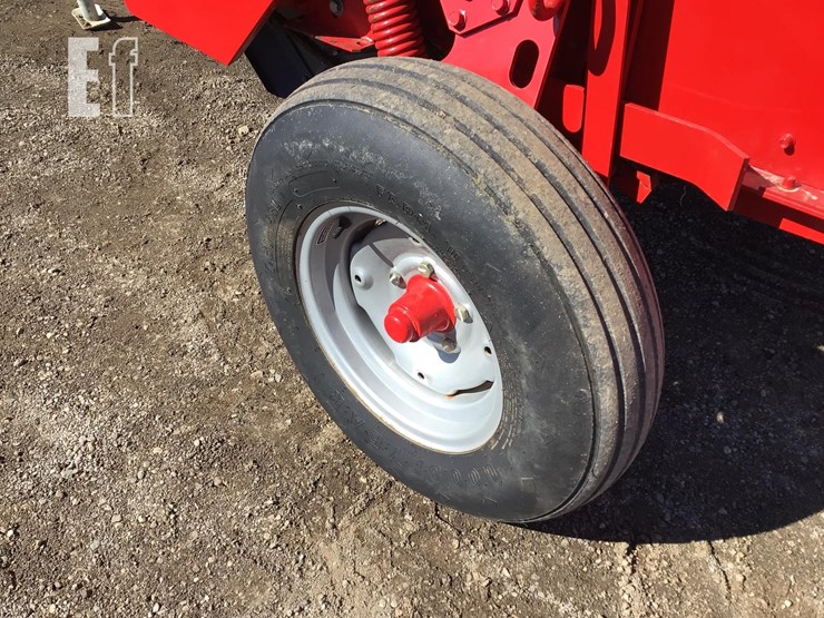 2012-massey-ferguson-1734-image-10