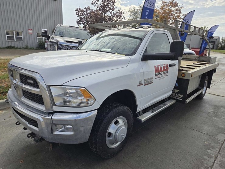 2016-dodge-ram-3500-image-1