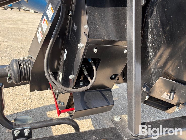 2024-kinze-1421-grain-cart-image-13