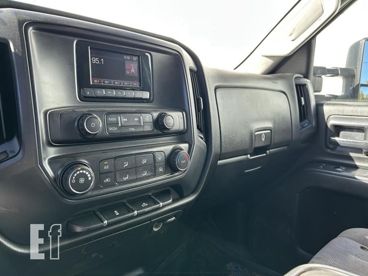 2015-gmc-3500hd-image-15