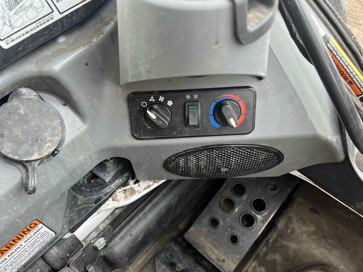 2021-bobcat-t770-image-18