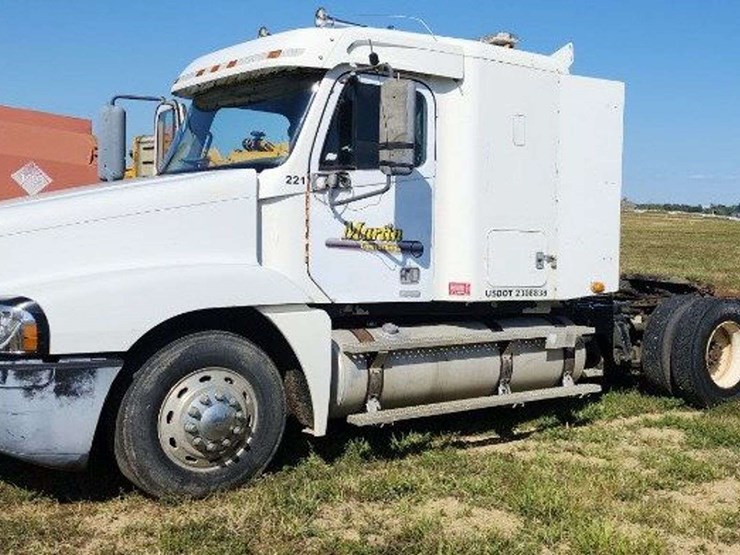 1997-freightliner-image-2