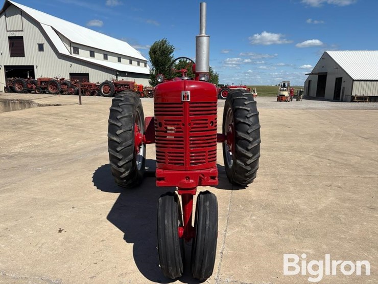 1954-ih-farmall-super-m-ta-2wd-tractor-image-2