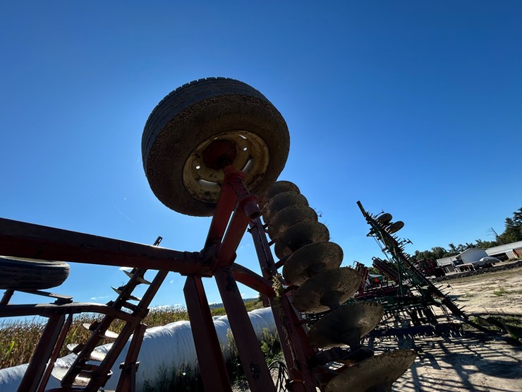 massey-ferguson-820-image-17