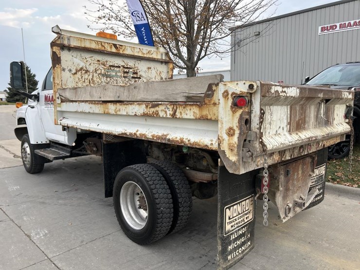 #5081-•-2005-gmc-c4500-4x4-single-axle-dump-truck-image-3