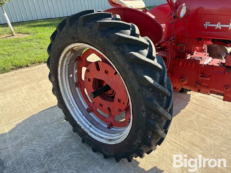 1956-international-300-image-14