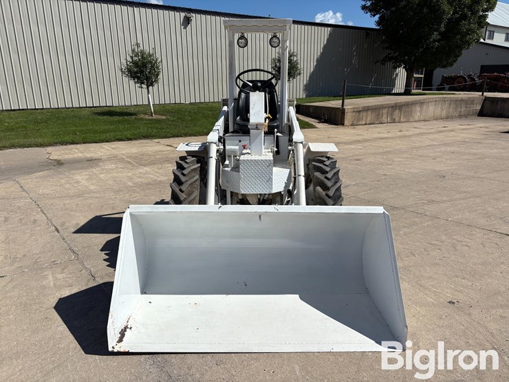 1958-honey-bee-hydro-loader-2wd-tractor-image-2