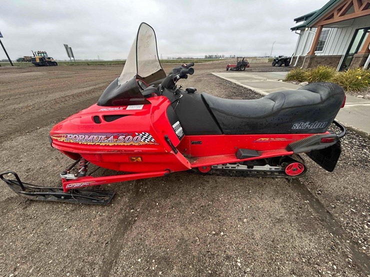 1998-500-ski-doo-snowmobile-image-2