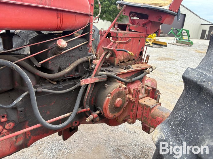 1953-ih-farmall-super-m-2wd-tractor-image-19
