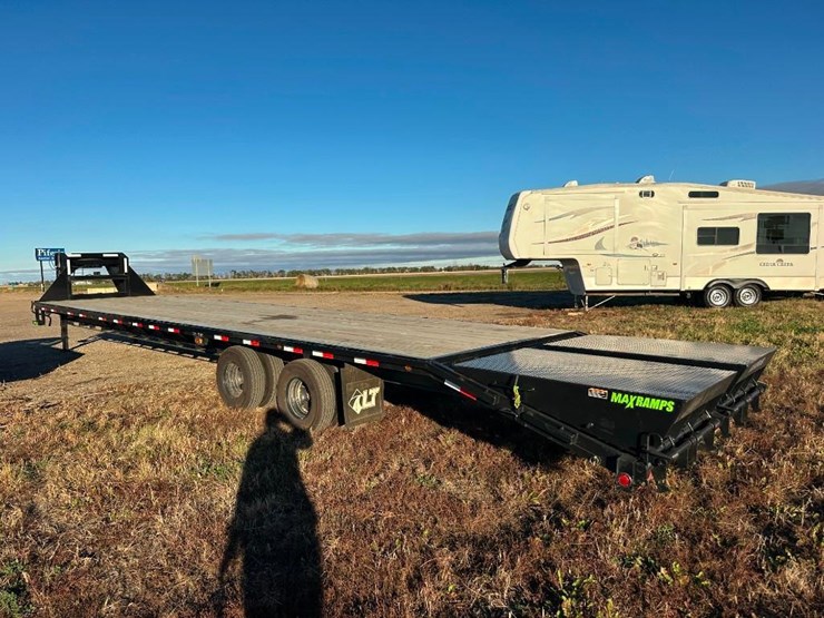 2023-load-trail-flatbed-trailer-image-8