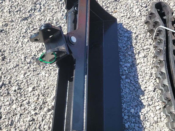 tilting-mini-excavator-bucket.-32"-wide.-image-1