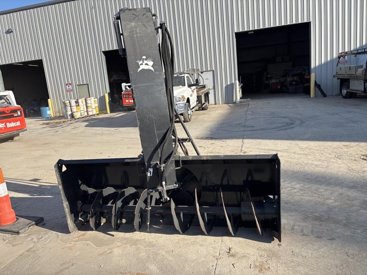 #5085-•-2021-bobcat-sbx240-84"-skid-steer-snow-blower-image-1