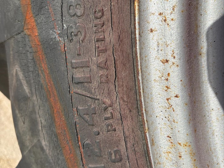 1956-international-300-image-19