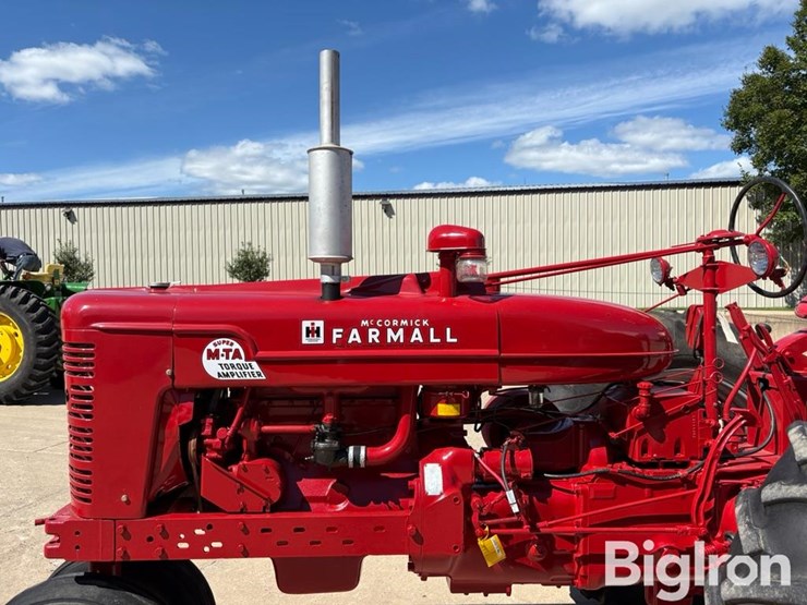 1954-ih-farmall-super-m-ta-2wd-tractor-image-11