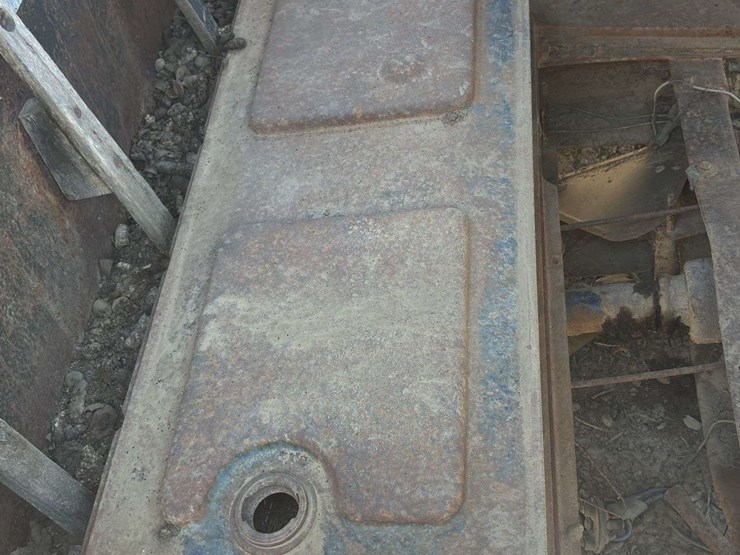 truck-cab-and-chassis-image-22