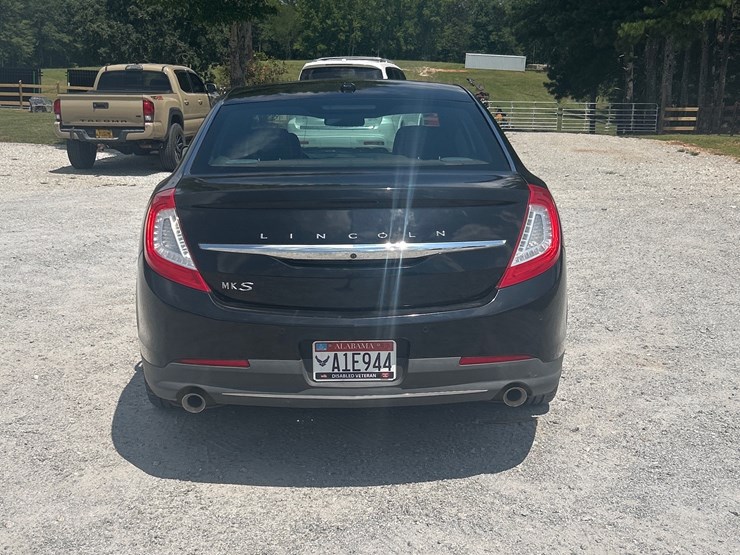 #400-•-2016-lincoln-mks-passenger-car-image-4