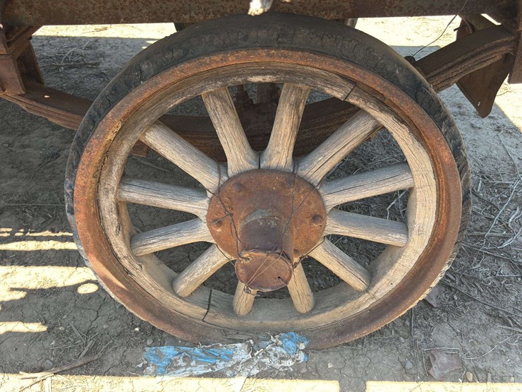 propane-tank-on-wagon-image-28